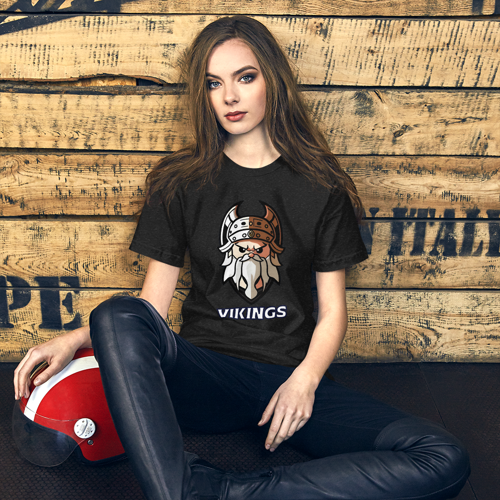 Camiseta, Vikingo, Diseño de camiseta, Moda nórdica, Estilo vikingo, Ropa temática, Moda guerrera, Atuendo con actitud, Diseño de vikingo, Ropa casual, Estampado de guerrero, Moda urbana, Ropa de declaración, Estilo distintivo, Diseño creativo, Ropa de vikingo, Atuendo inspirado, Moda expresiva, Streetwear, Moda original